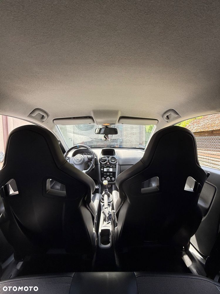 Opel Corsa 1.6T OPC - 8