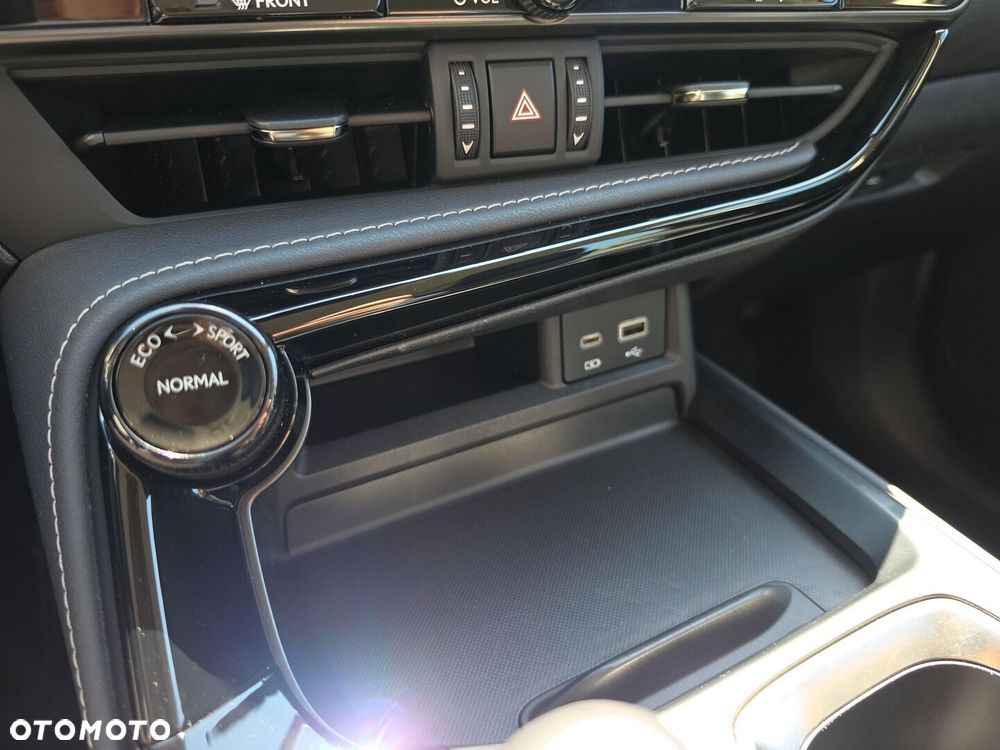 Lexus NX 350h Business AWD - 17
