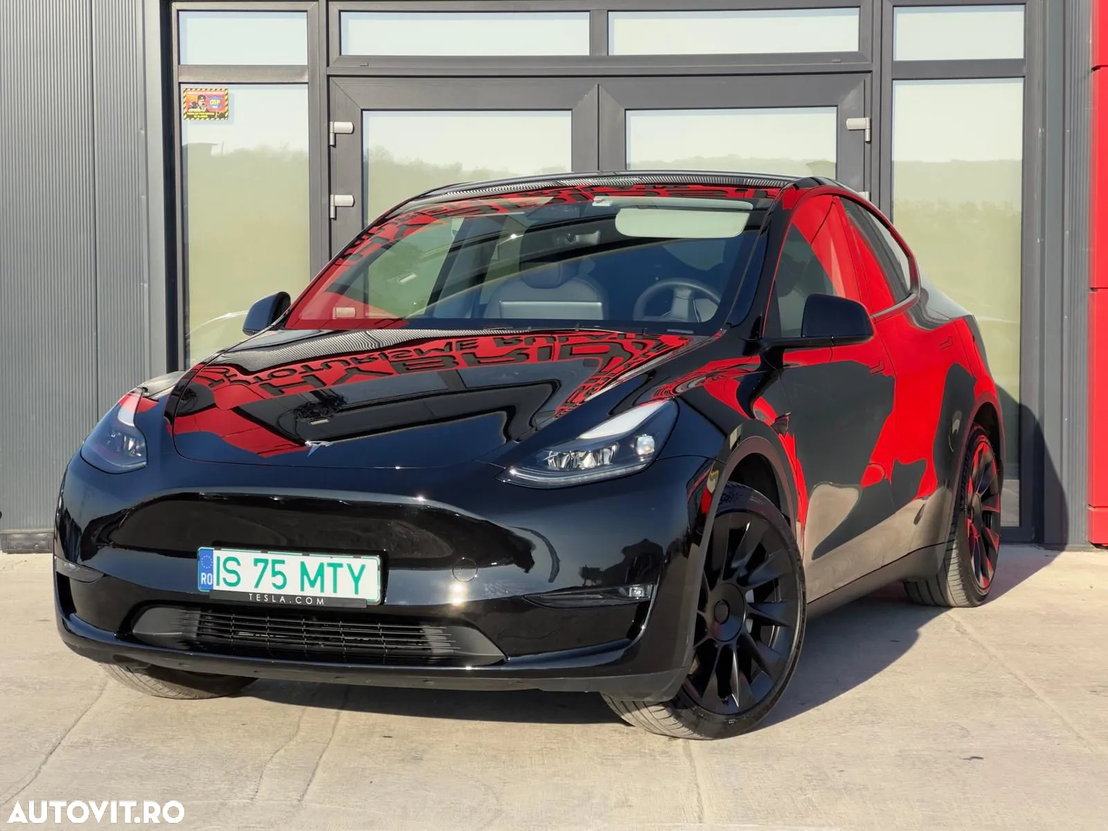 Tesla Model Y AWD Performance - 13