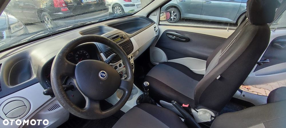 Fiat Punto 2004 photo 4