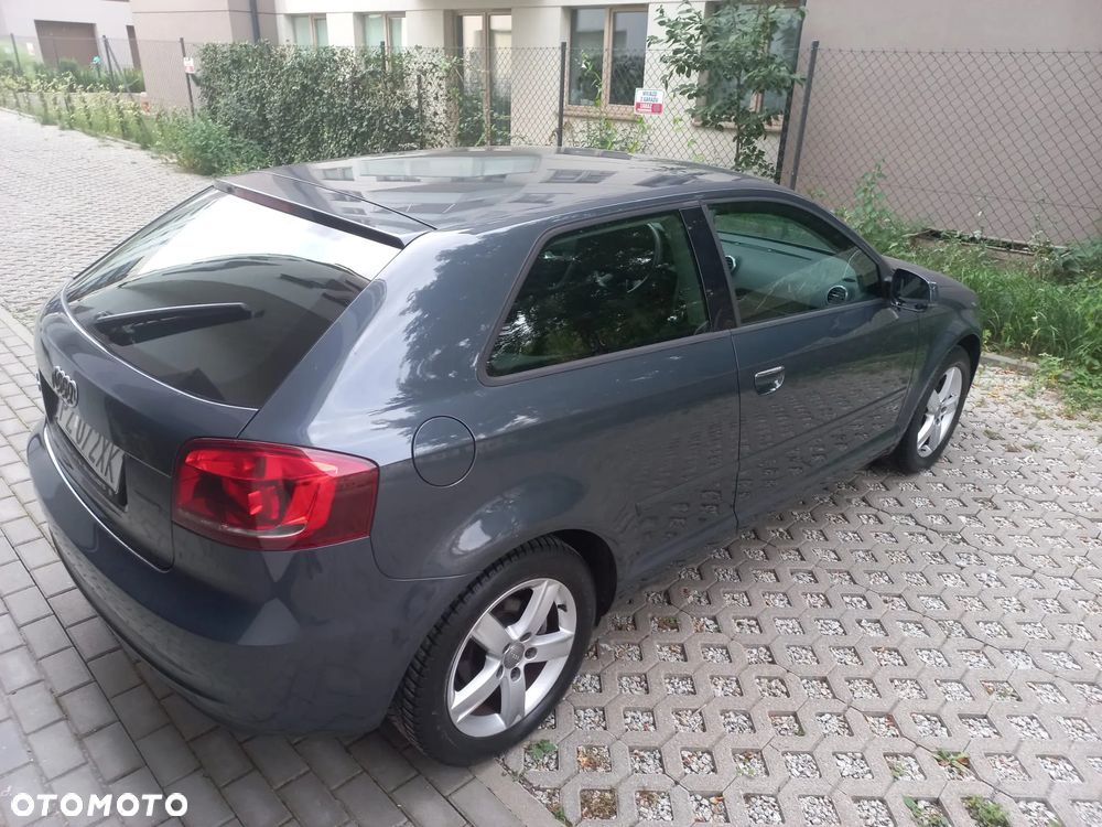 Audi A3 3-drzwiowe 1.6 Ambition - 11