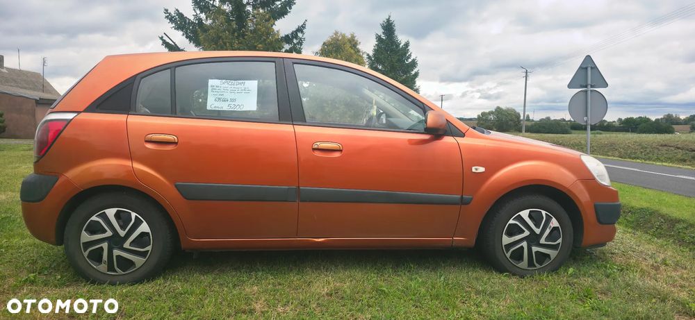 Kia Rio 1.4 Comfort - 5