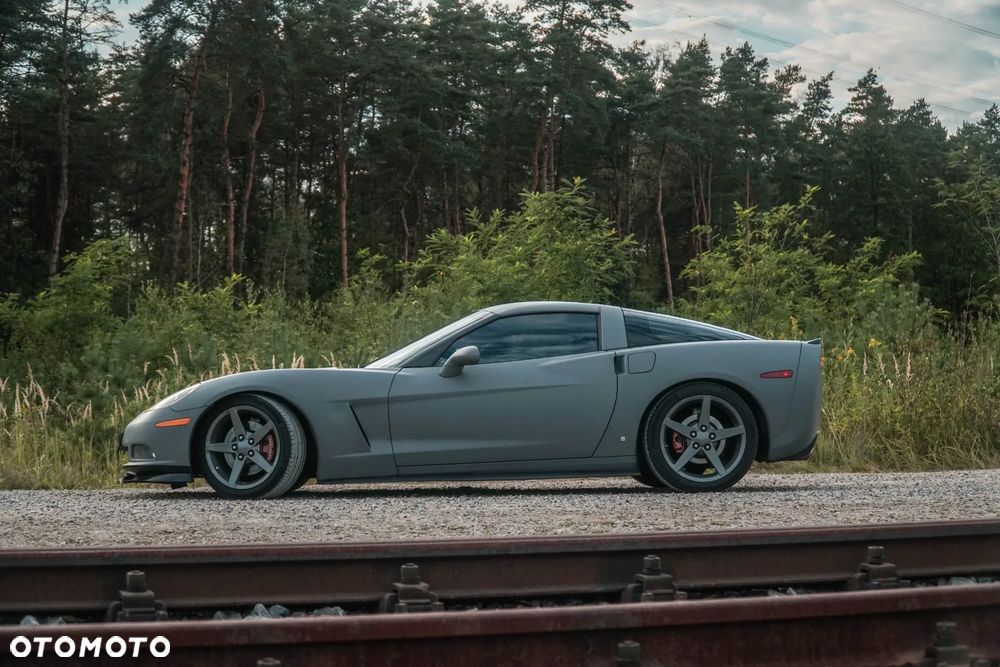 Chevrolet Corvette - 3