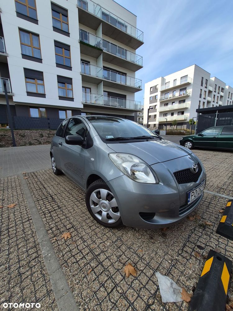 Toyota Yaris - 1