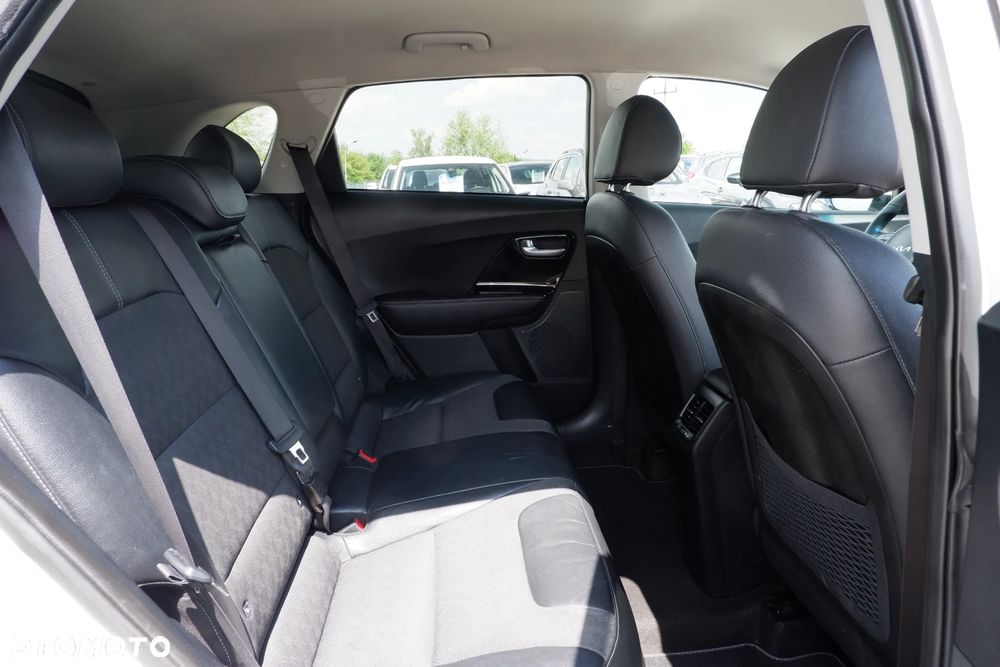 Kia Niro 1.6 GDI Hybrid L Business Line - 10