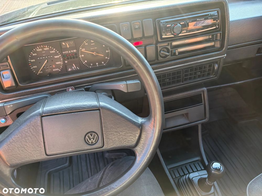 Volkswagen Golf - 11