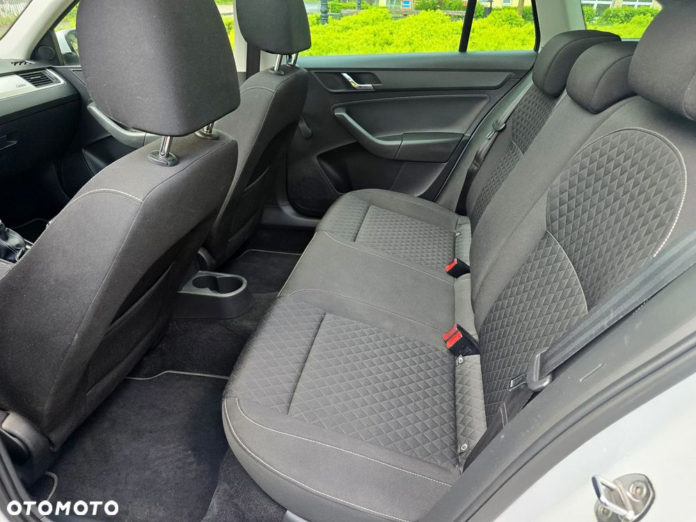 Skoda RAPID 1.2 TSI Green tec Edition - 24
