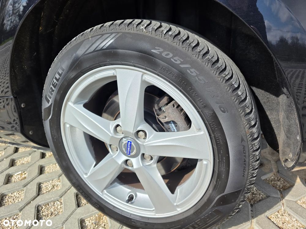 Volvo V40 D2 Momentum - 25