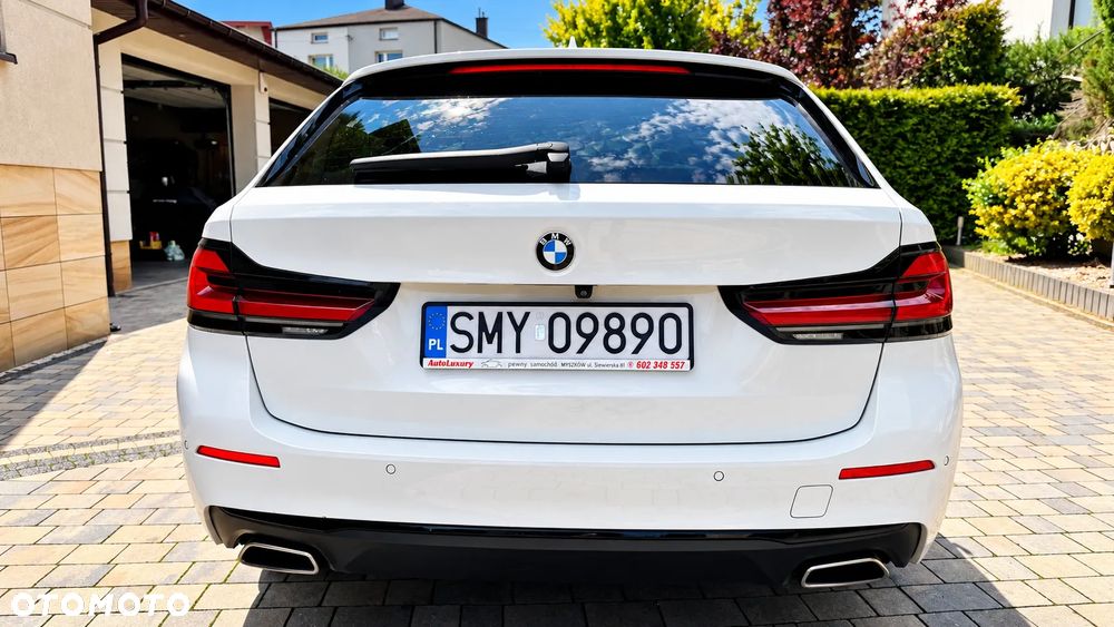 BMW Seria 5 520d Sport Line - 9