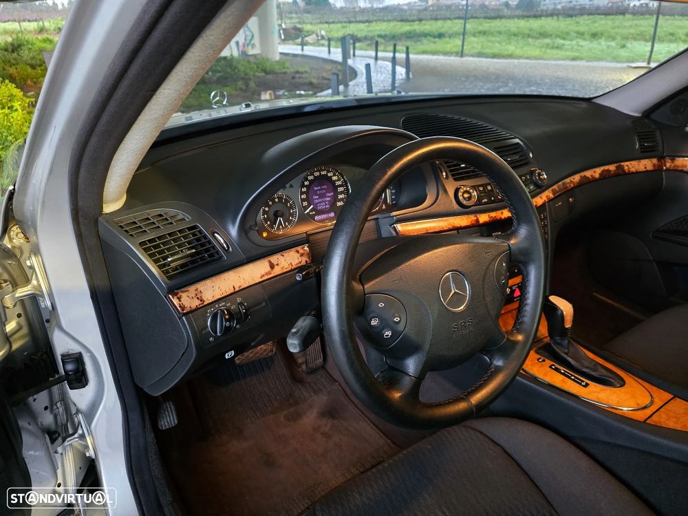 Mercedes-Benz E 220 CDI Auto Elegance - 11