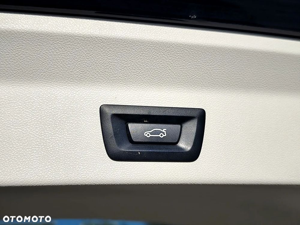 BMW X3 xDrive20i Advantage - 13