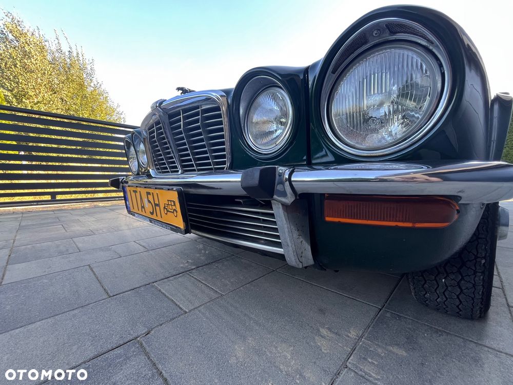 Jaguar XJ - 25
