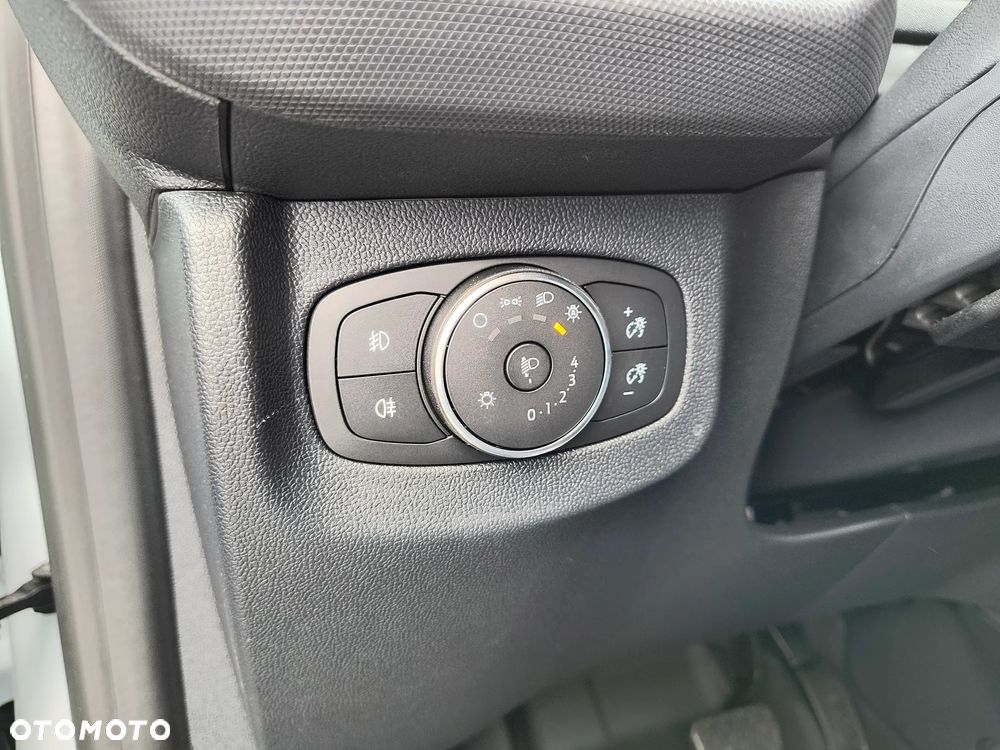 Ford Inny - 18