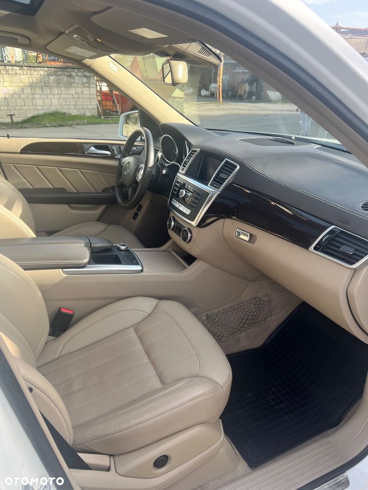 Mercedes-Benz GL 400 4-Matic - 6