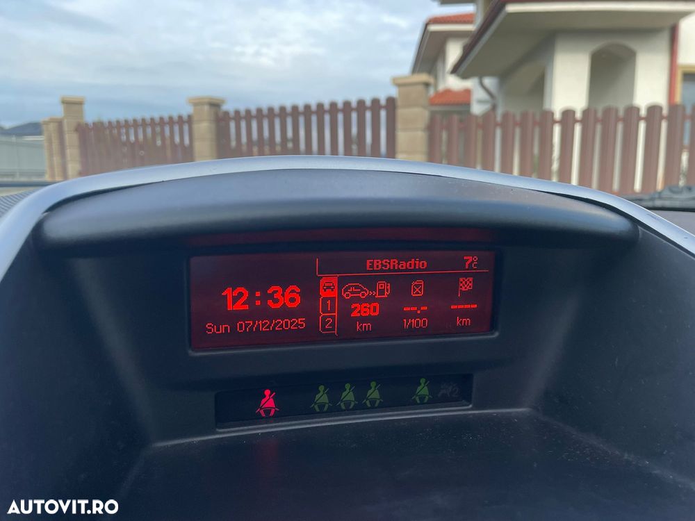 Peugeot 207 1.4E 16V Trendy - 11