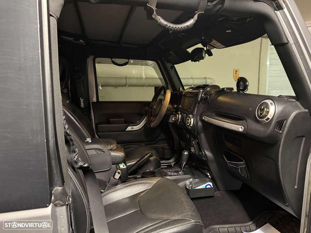Jeep Wrangler - 4