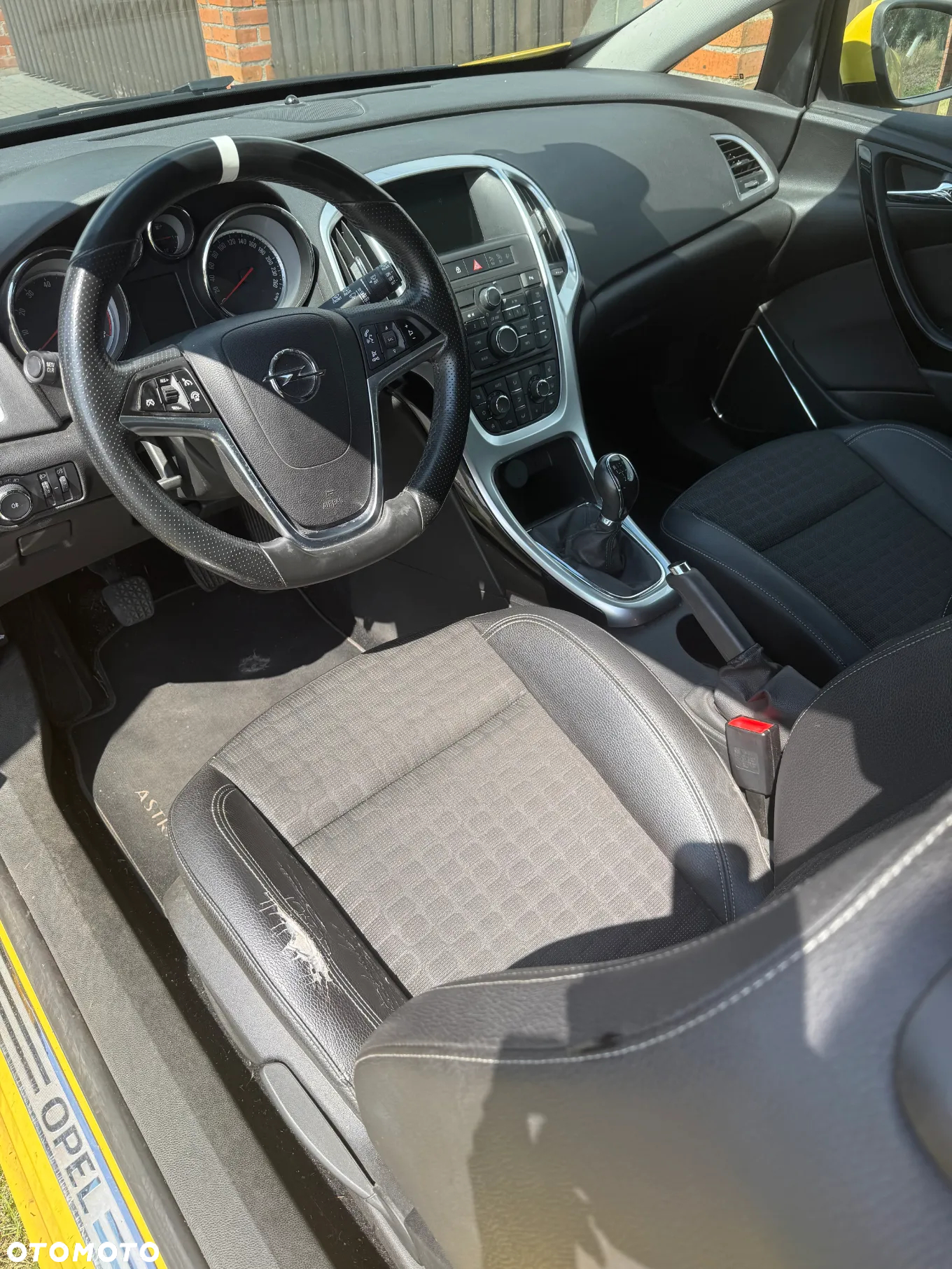 Opel Astra GTC 1.4 Turbo - 12