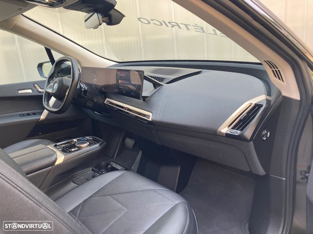 BMW iX — fotografia 43