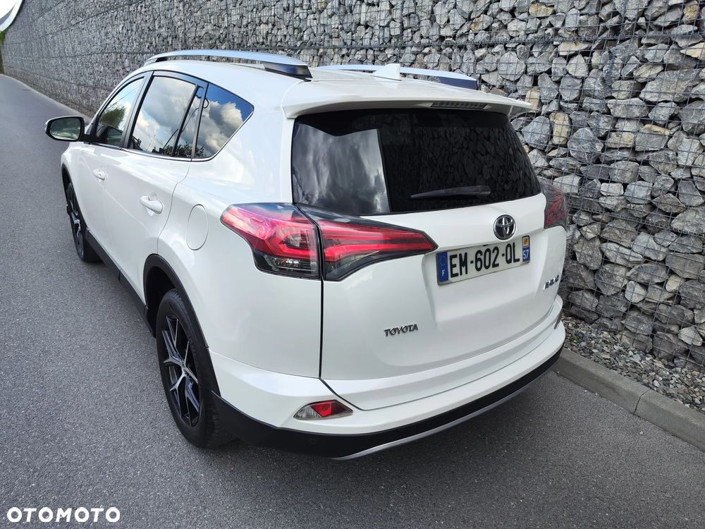 Toyota RAV4 2.0 D-4D Prestige 4x2 - 5