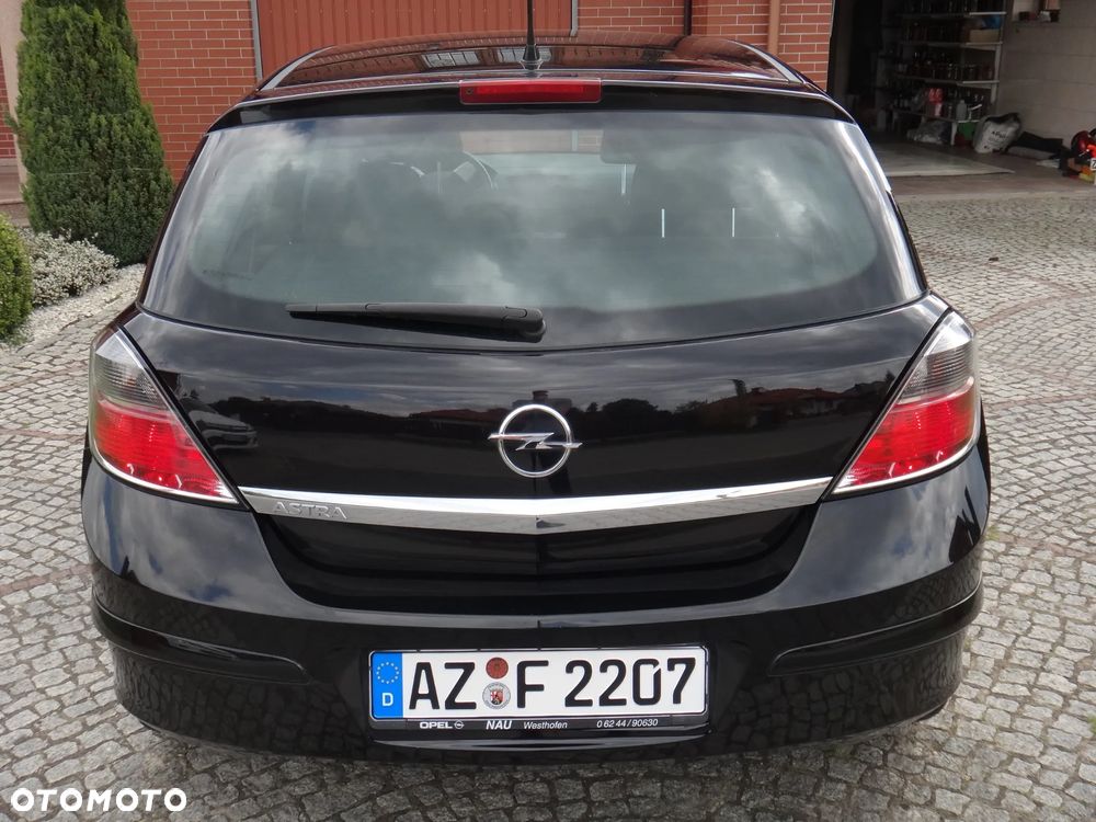 Opel Astra 1.6 Innovation - 22