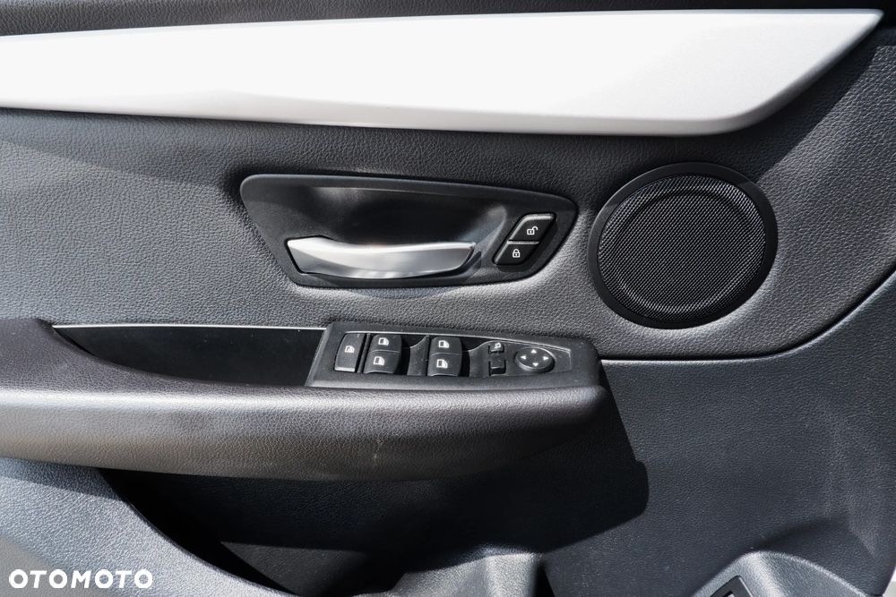 BMW Seria 2 216d Advantage - 24