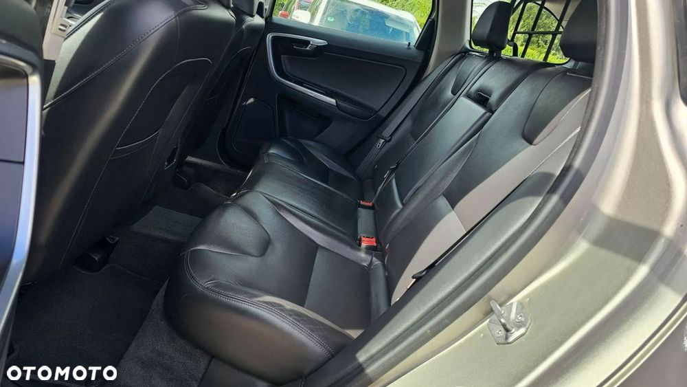 Volvo XC 60 D3 Geartronic Momentum - 6