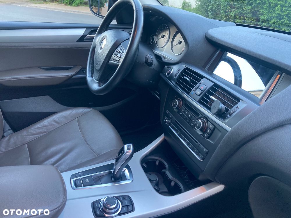 BMW X3 xDrive28i - 17