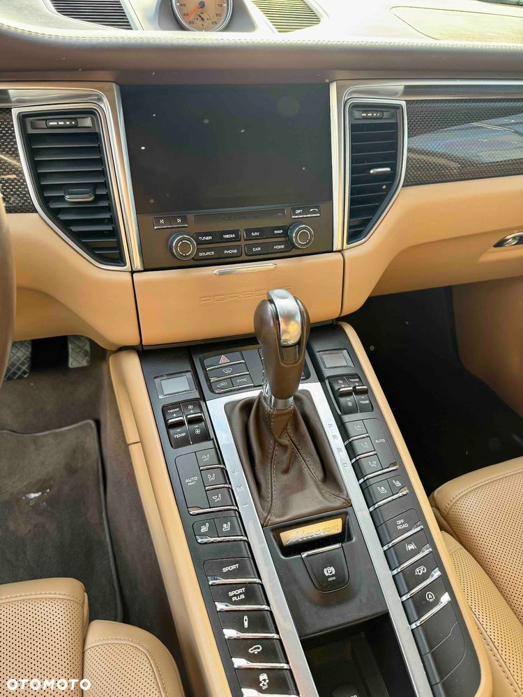 Porsche Macan - 18