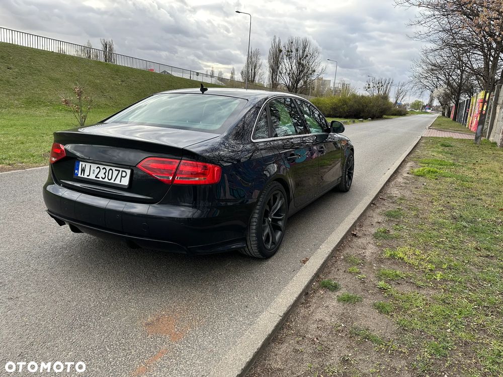 Audi A4 Limousine - 5