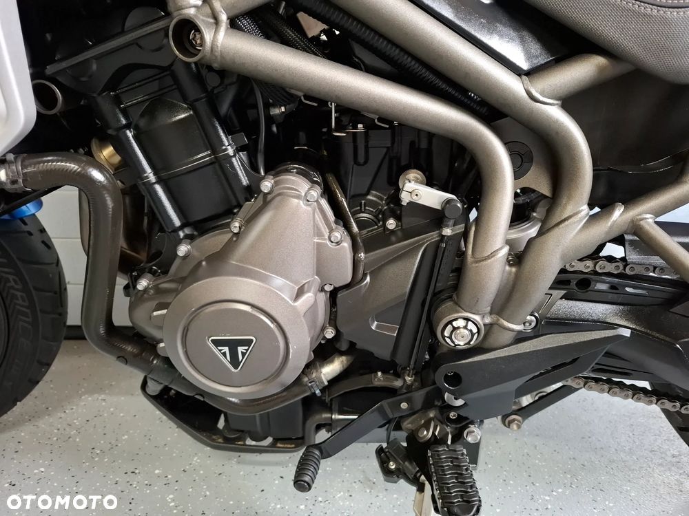 Triumph Tiger - 12