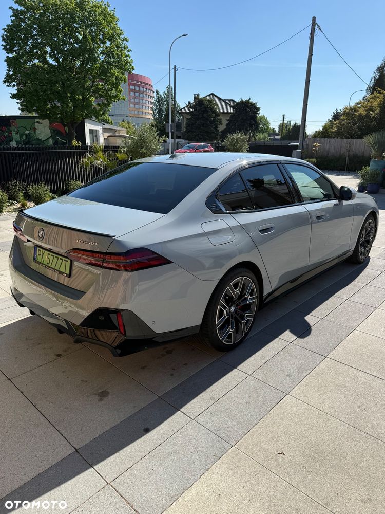 BMW i5 - 10
