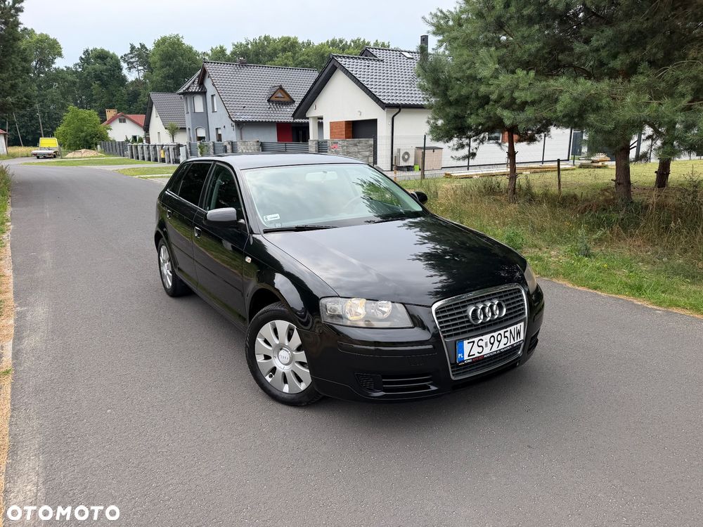 Audi A3 Sportback 2.0 TDI Ambiente S tronic - 2