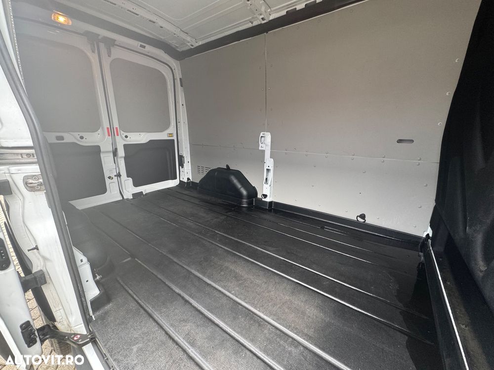 Ford Transit - 20