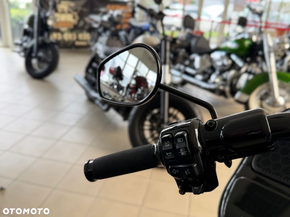 Harley-Davidson Touring Road Glide - 20