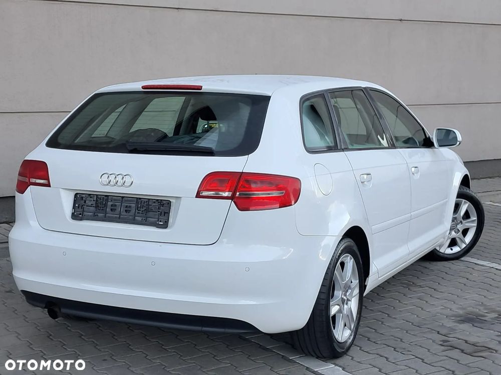 Audi A3 1.6 Limited Edition - 9