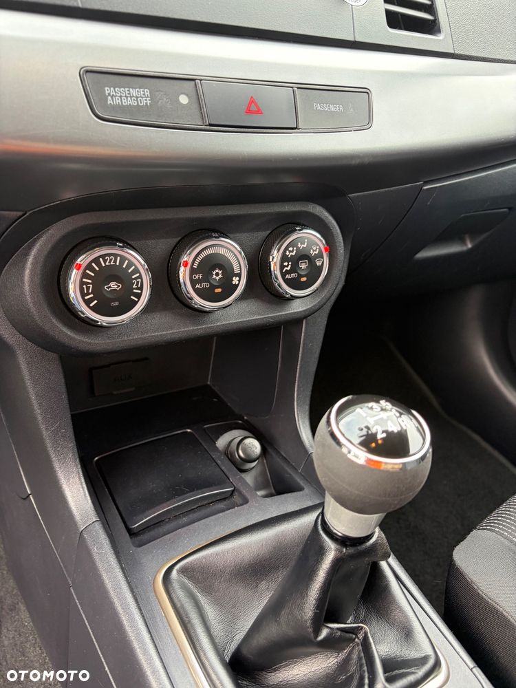 Mitsubishi Lancer - 23