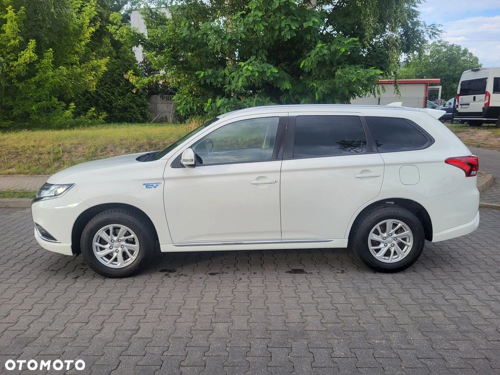 Mitsubishi Outlander Instyle NAVI - 3