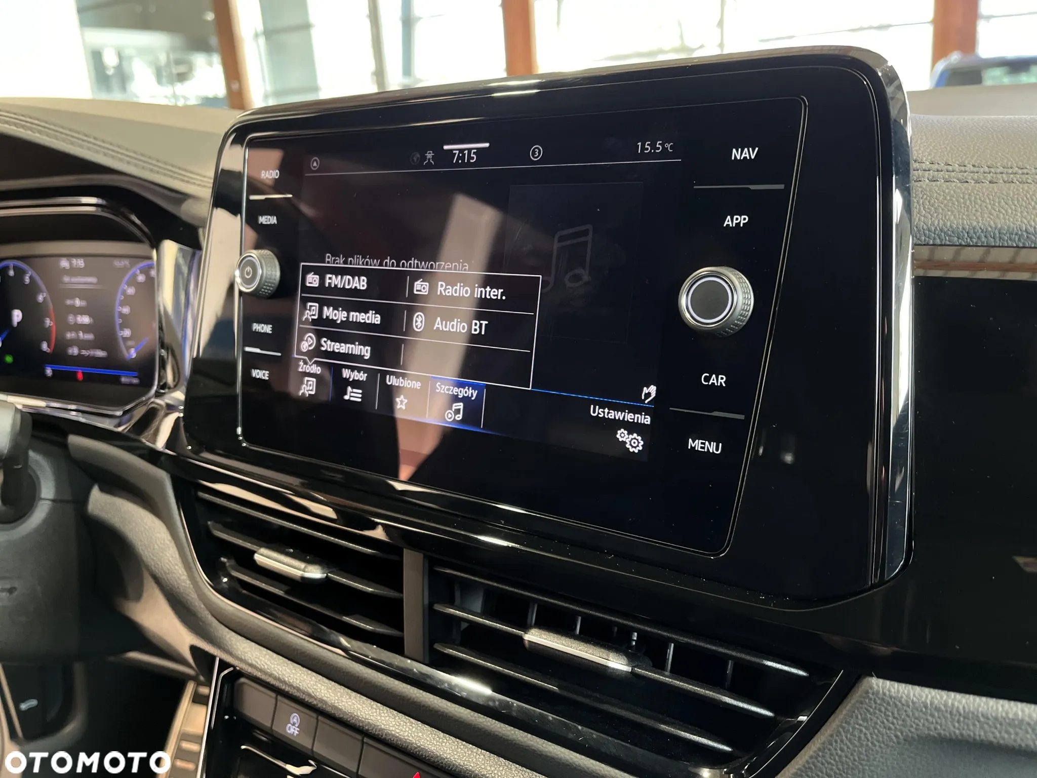 Volkswagen T-Roc 1.5 TSI R-Line DSG - 24