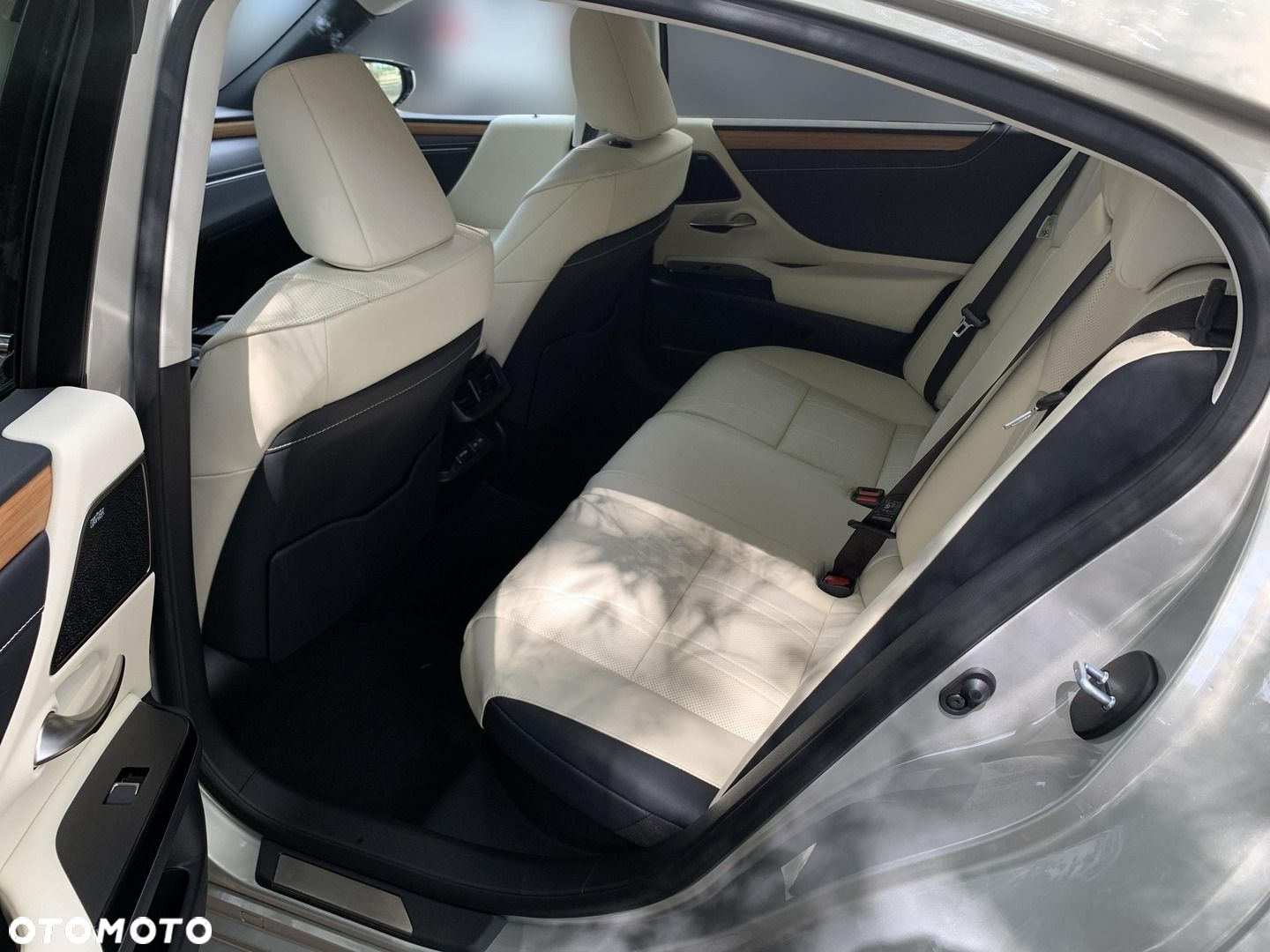 Lexus ES - 12