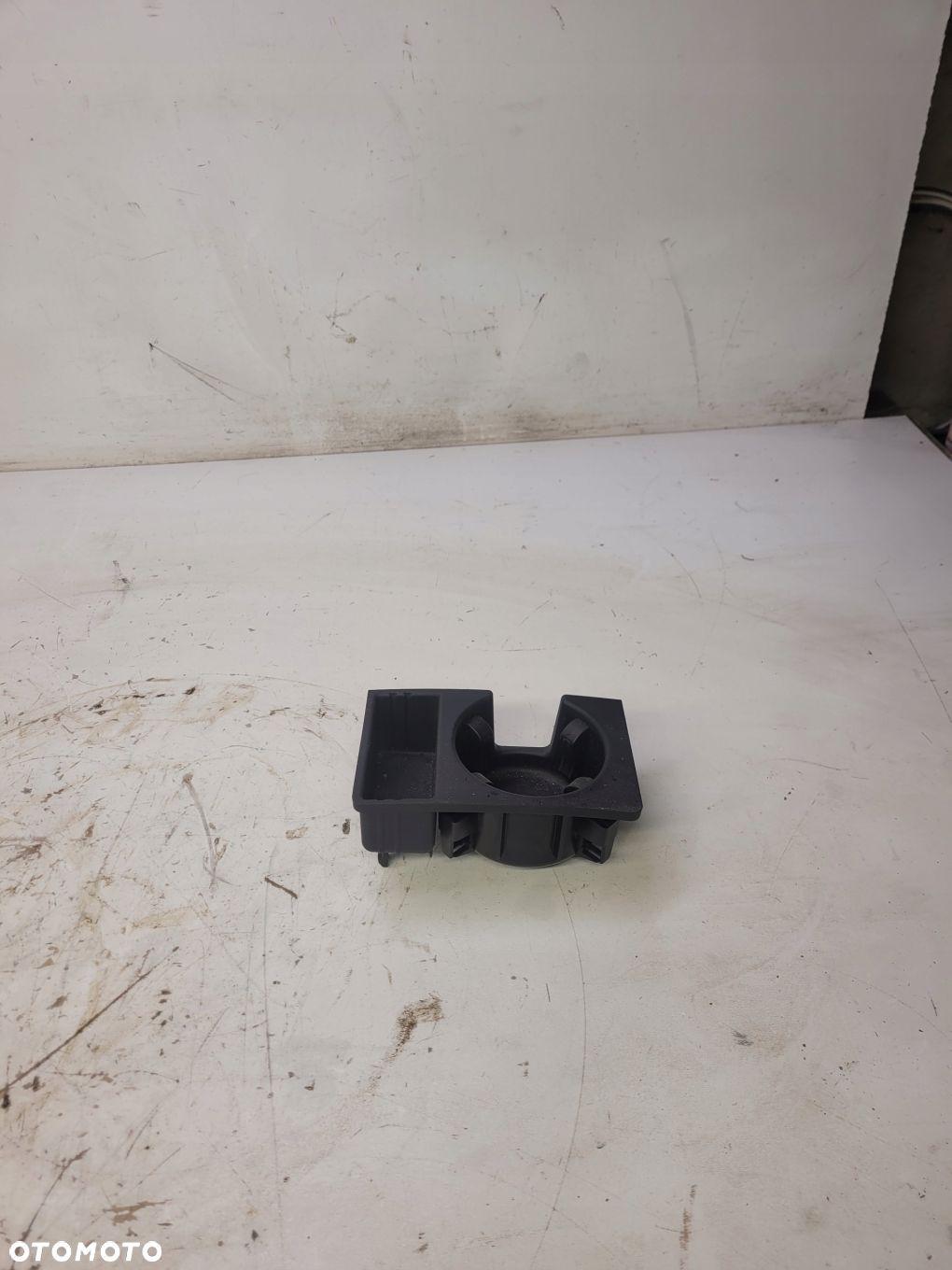 UCHWYT NA KUBEK AUDI A6 C6 4F1862534F EUROPA - 1