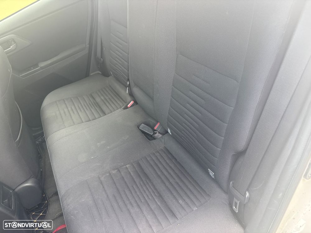 Toyota Auris Touring Sports 1.8 HSD Comfort+P.Sport - 8