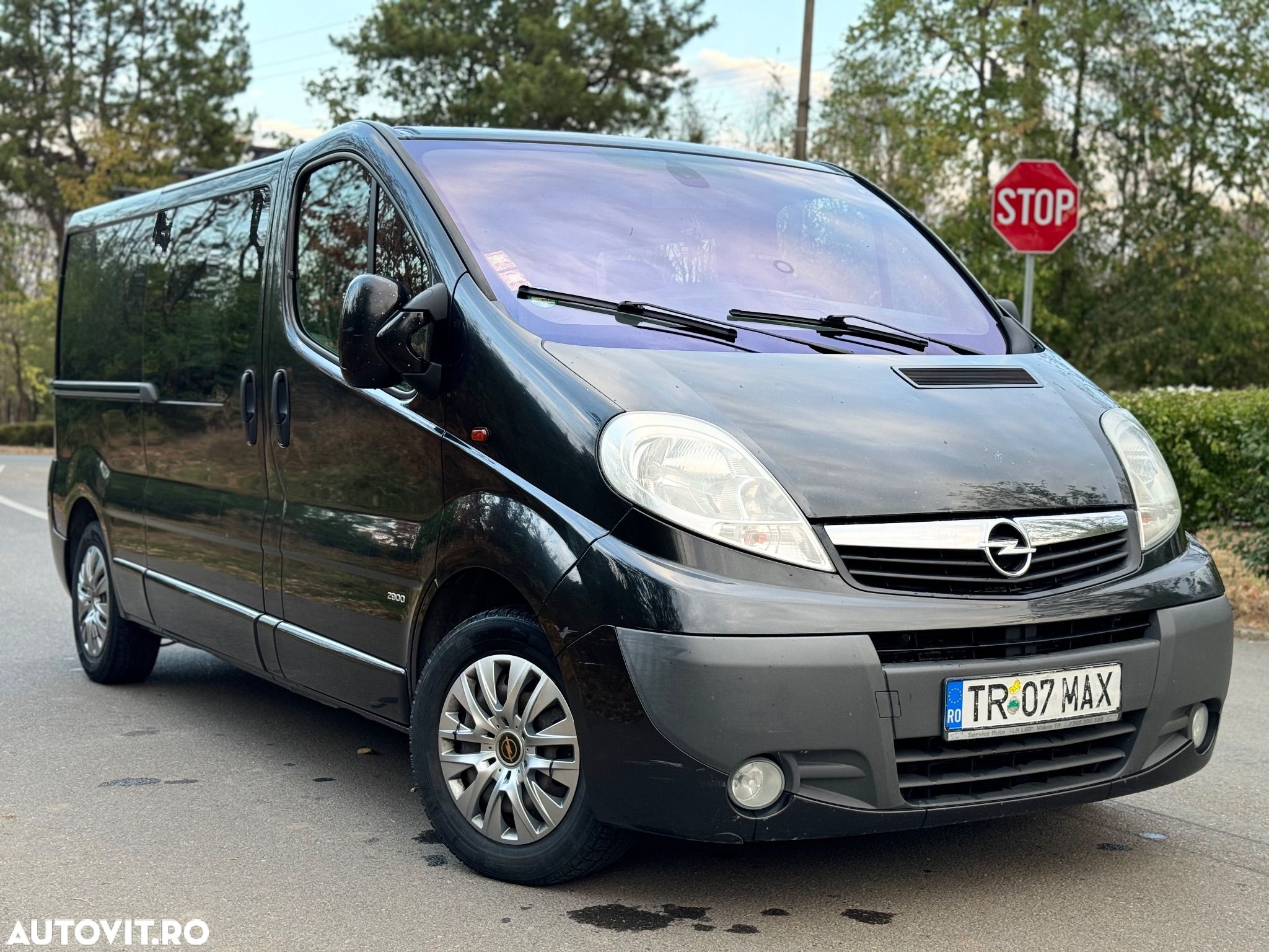 Opel Vivaro 2.5 CDTI L2H1 Life Cosmo - 1