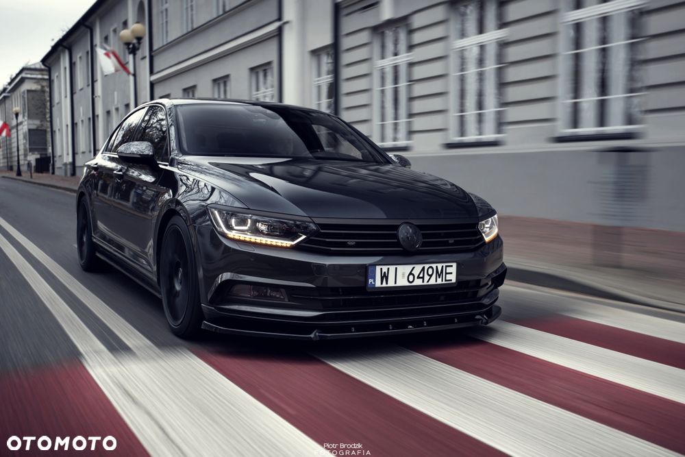 Volkswagen Passat - 1