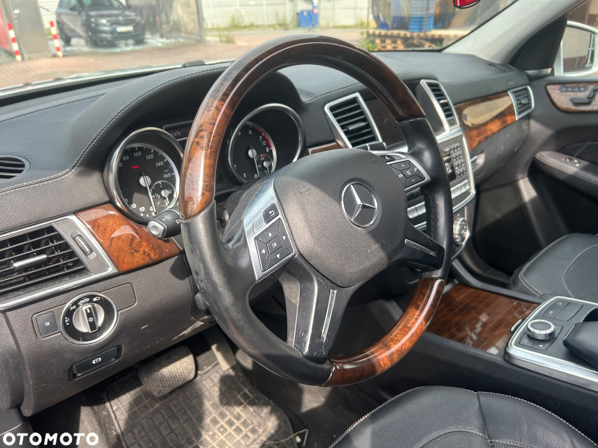 Mercedes-Benz GL 400 4Matic 7G-TRONIC - 21