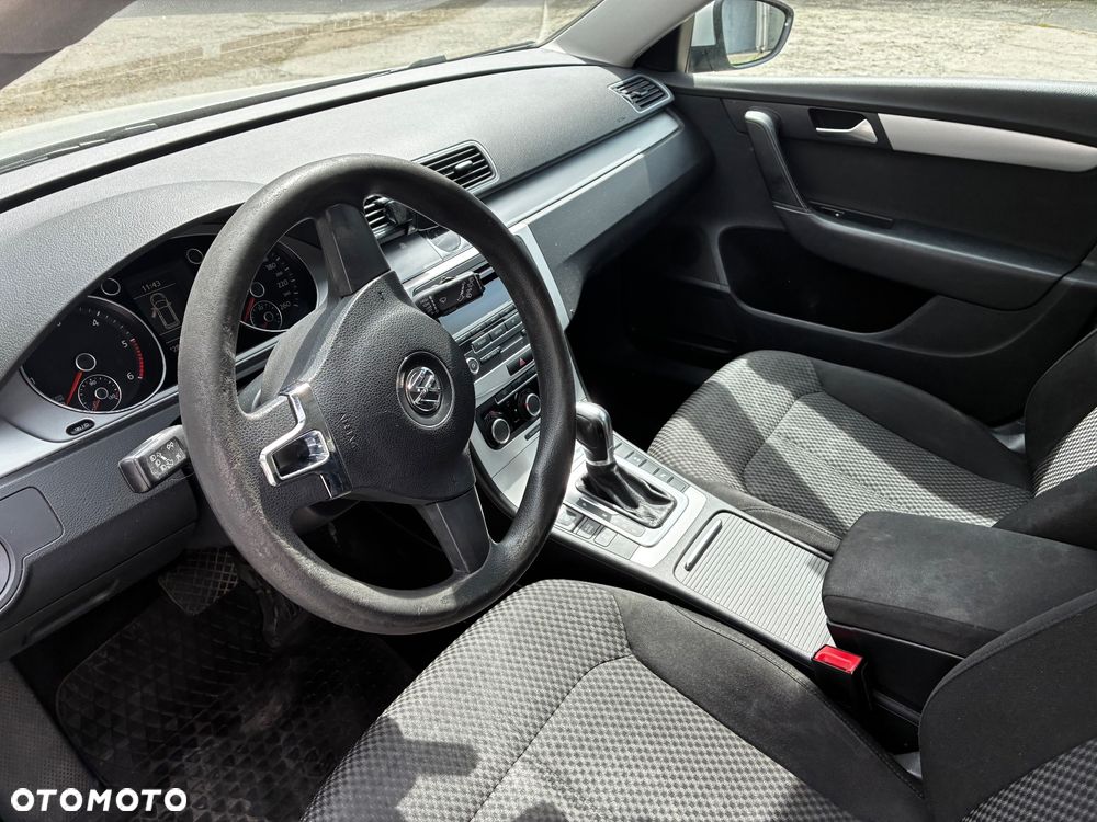 Volkswagen Passat 2.0 TDI Comfortline DSG - 3