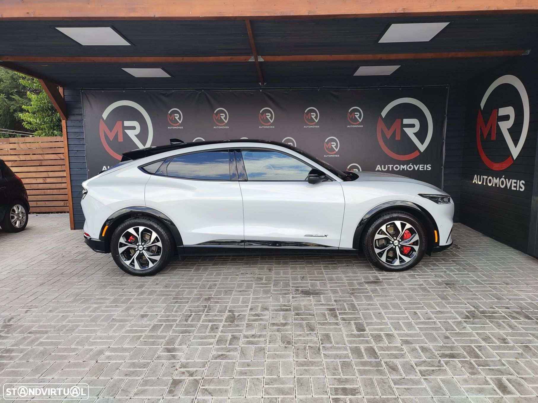 Ford Mustang Mach-E Premium AWD - 5