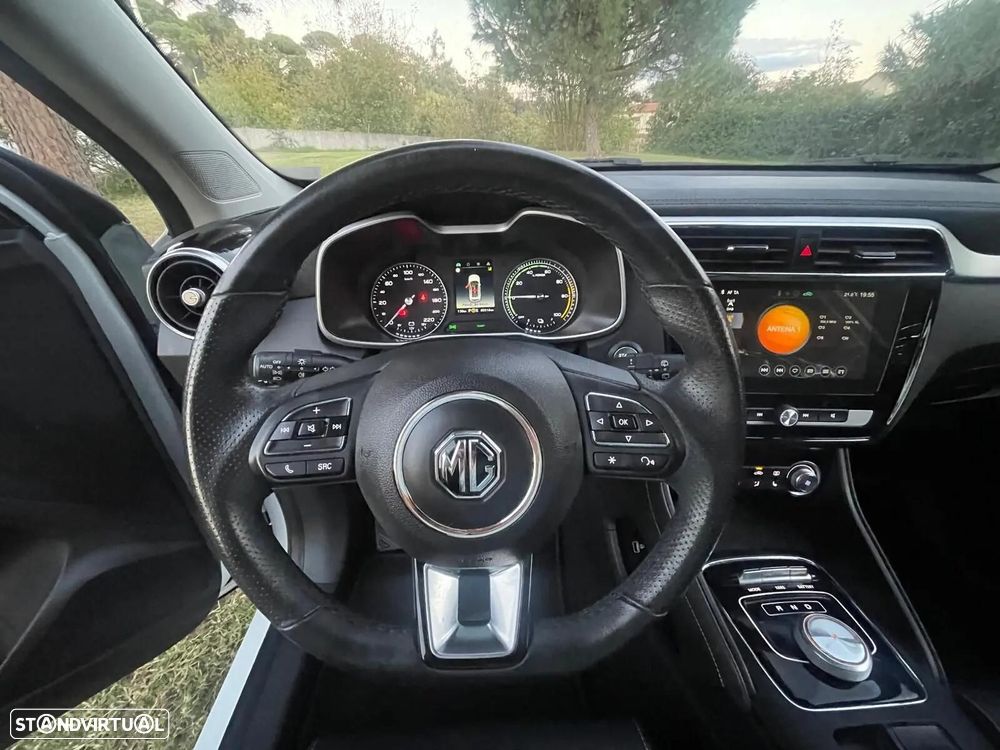 MG ZS Luxury - 36