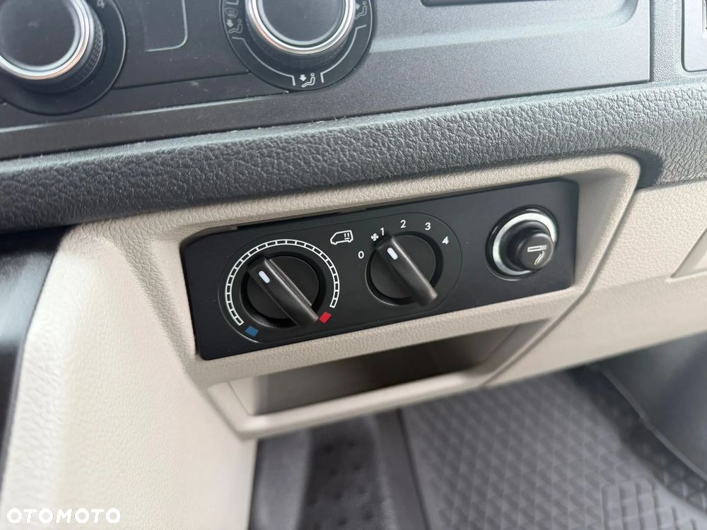 Volkswagen transporter - 12