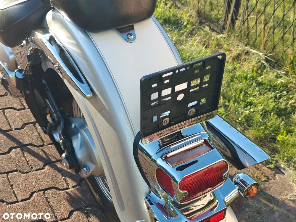 Suzuki Intruder - 18