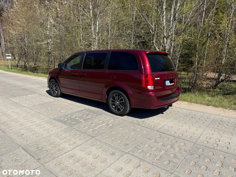 Dodge Grand Caravan - 3
